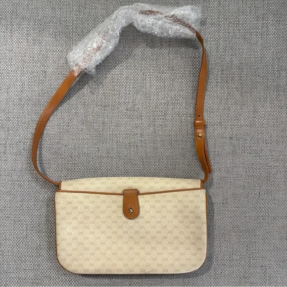 Elegant Cream and Tan Shoulder Bag - Picture 2 of 8